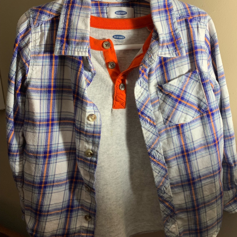2 Old Navy Boys 4T long sleeve